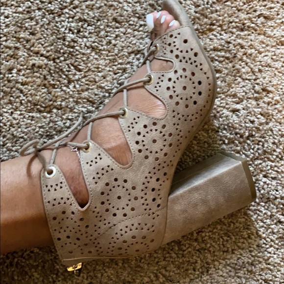 Open Toe Booties - Picture 4 of 7